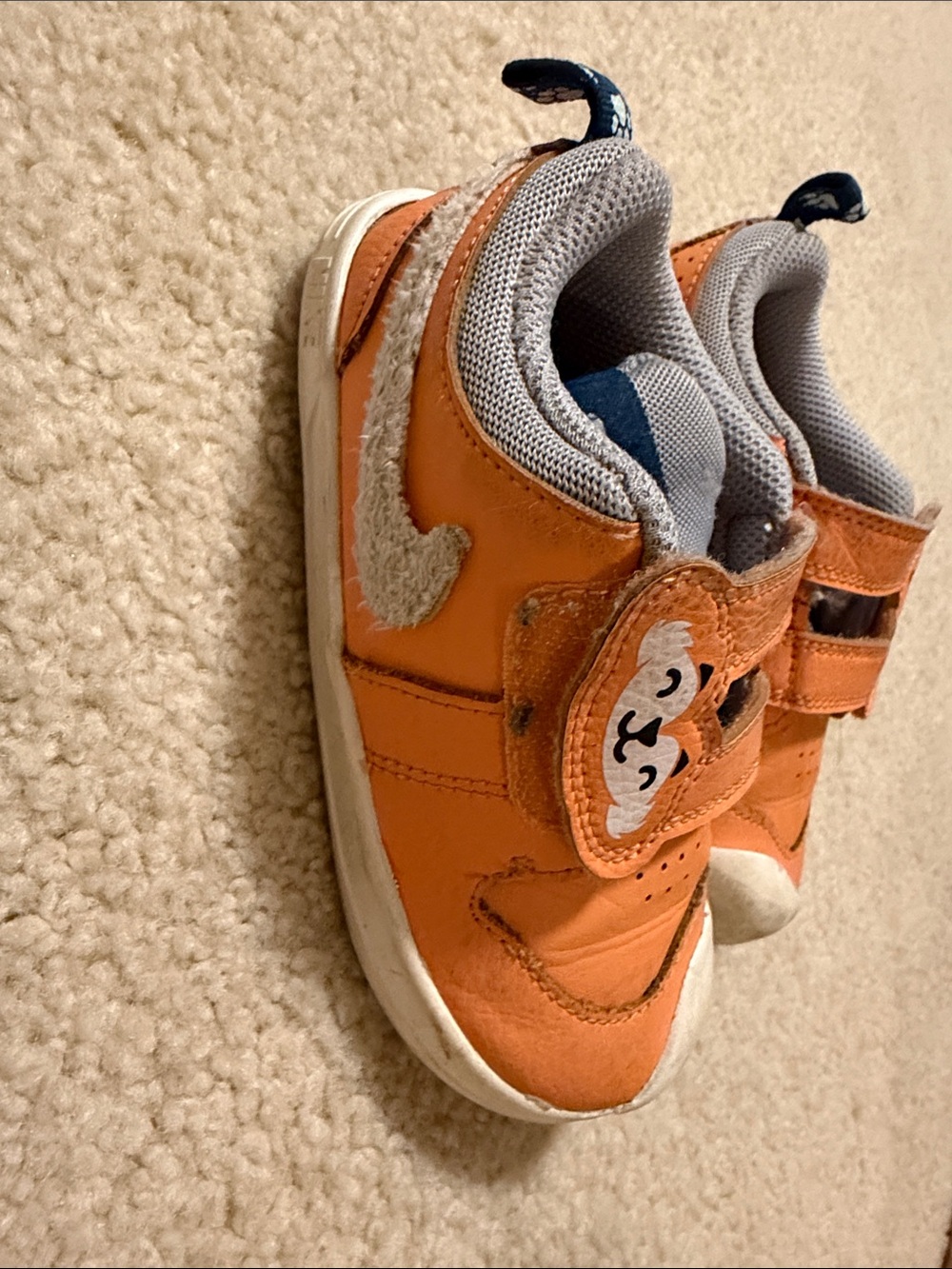 Nike Orange Fox sneakers, size 8C Toddler